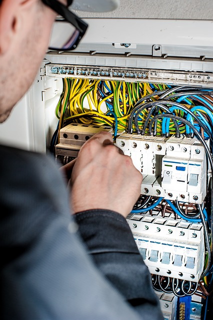 electrician 1080573 640